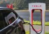Ile ładuje się Tesla na stacji? Ile ładuje się Tesla na stacji?